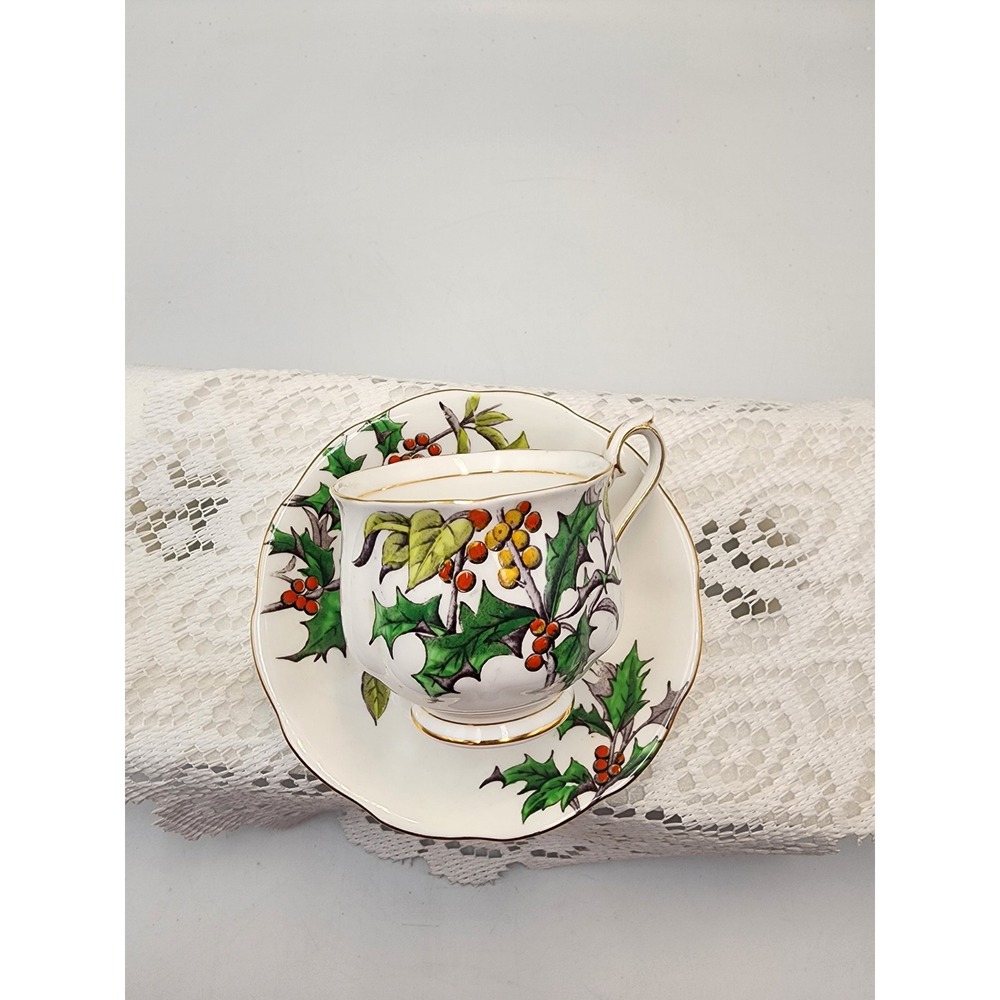 Royal Albert Flower of the Month‎ Dec Holly No 12 Bone China Tea Cup Saucer Set